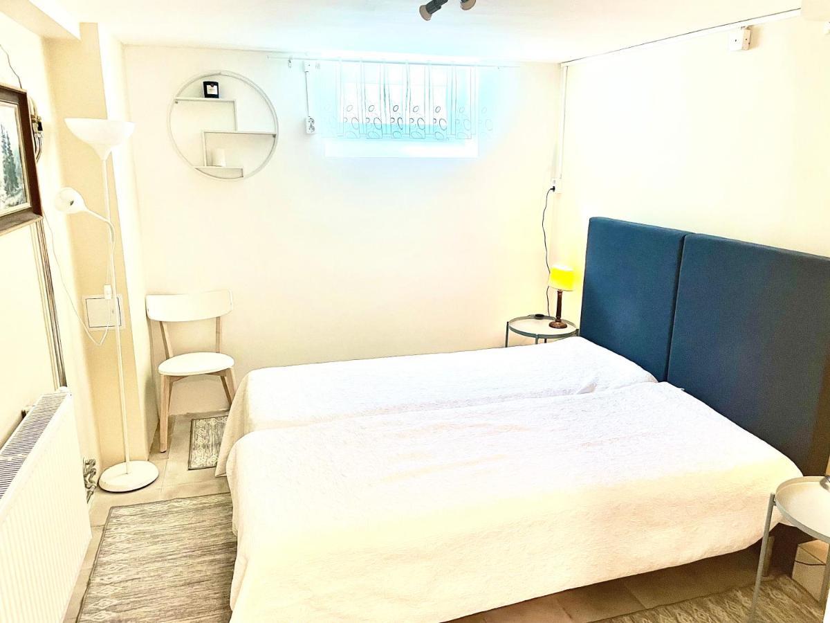 3 Rooms With Private Kitchen & Private Bathroom 5B Gävle Esterno foto